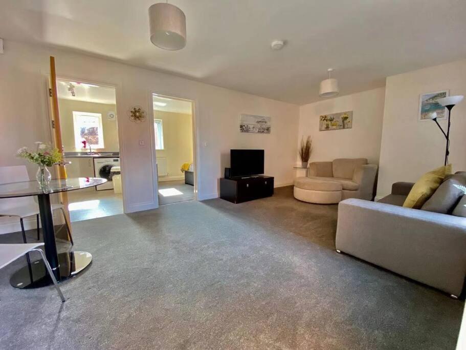 No12-Luxe Living Guest Apartment- 1 Bed-Garden-Private Parking-Wifi-Beach-City Swansea Extérieur photo